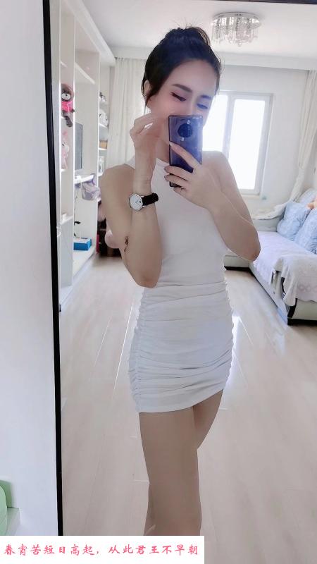 全套服务的美眉 第1张