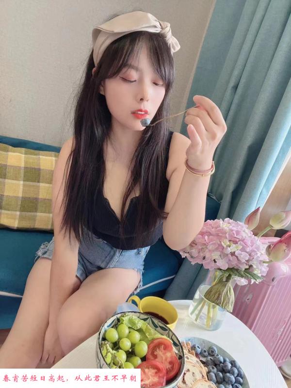 值得一尝的大奶希 第3张