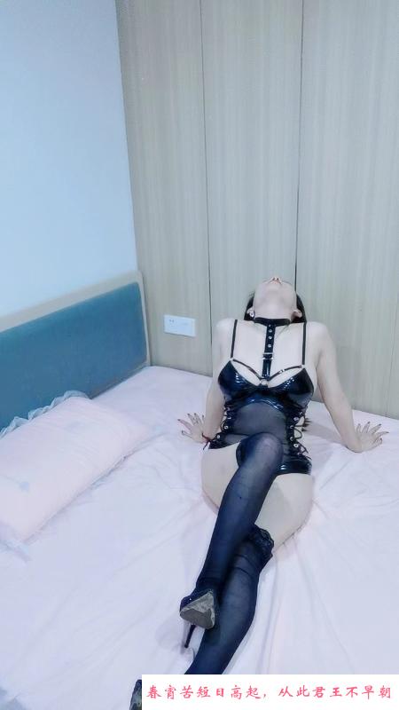 大奶子骚货微微 第4张