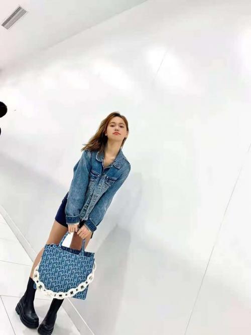 高挑美女短期兼职 第2张