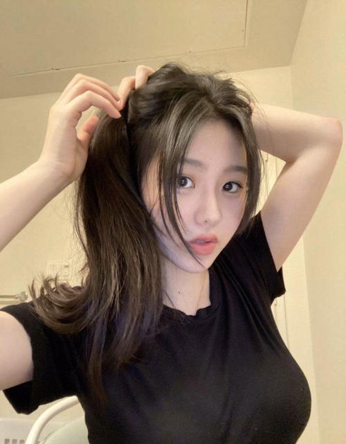 成都刚下海可爱女警捆绑起来调教 第1张