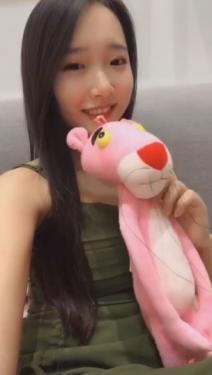 苗条少女，甜美性感迷人 第1张