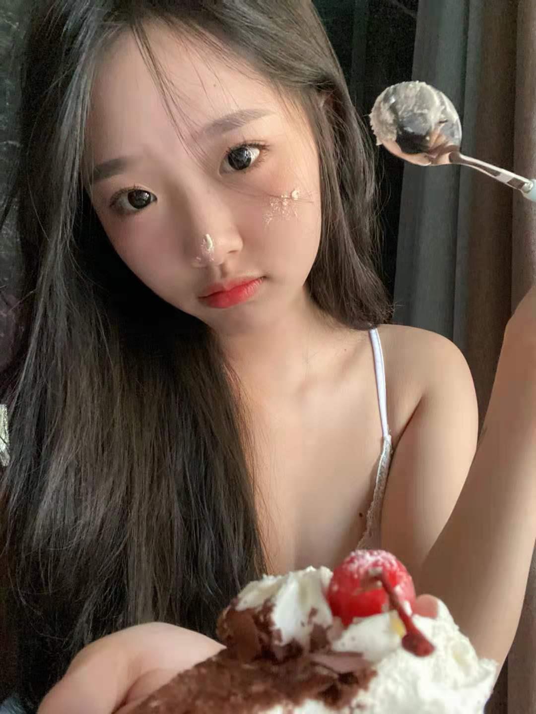 济南高挑腰细胸大屁股翘，逼紧水多嫩骚年龄小 第4张