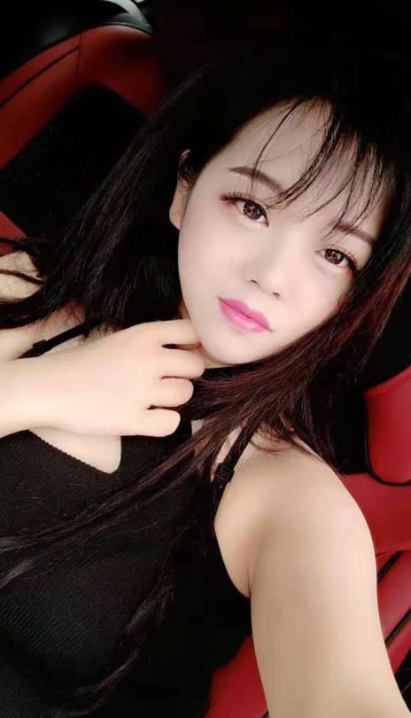 白云大胸诗诗 第1张