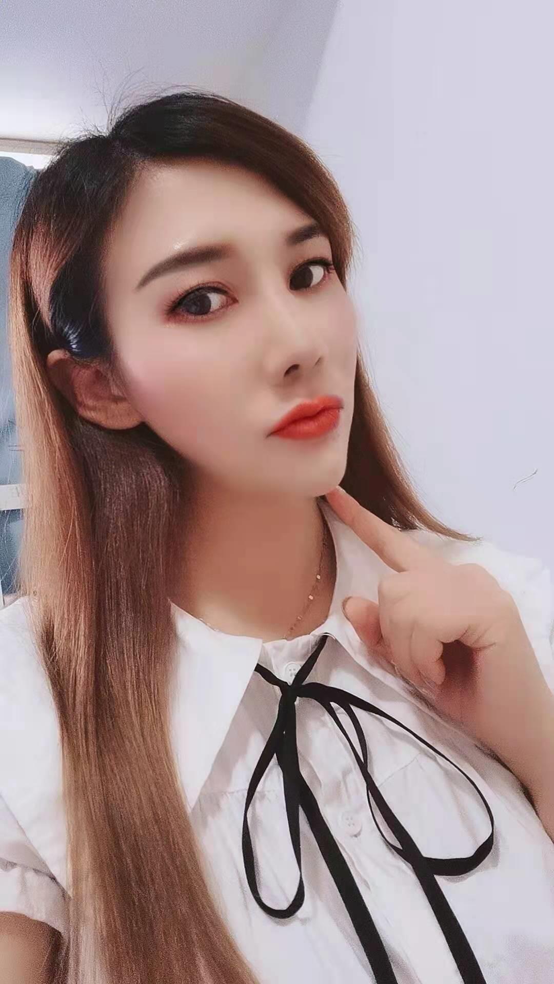 大胸女神婷婷可69 第2张
