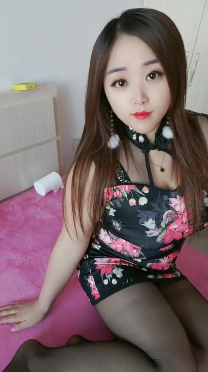 长相甜美的少妇 第1张