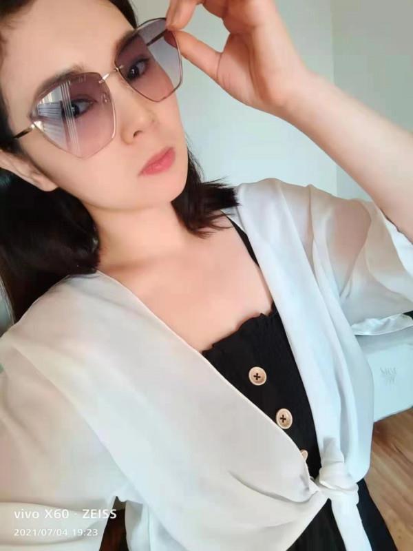 特别会玩的妹子 第1张