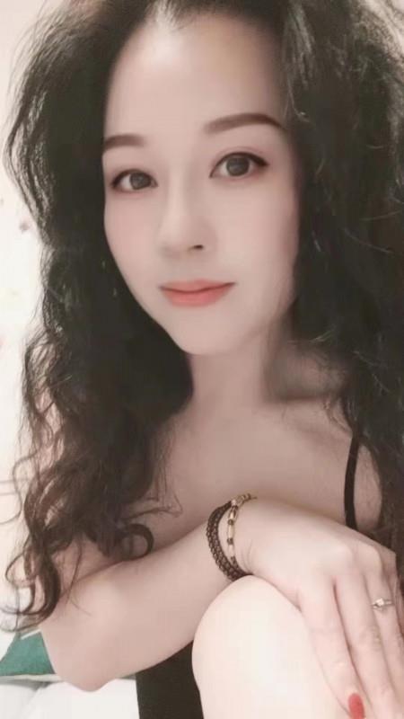 大桥南路熟女姐姐 第1张