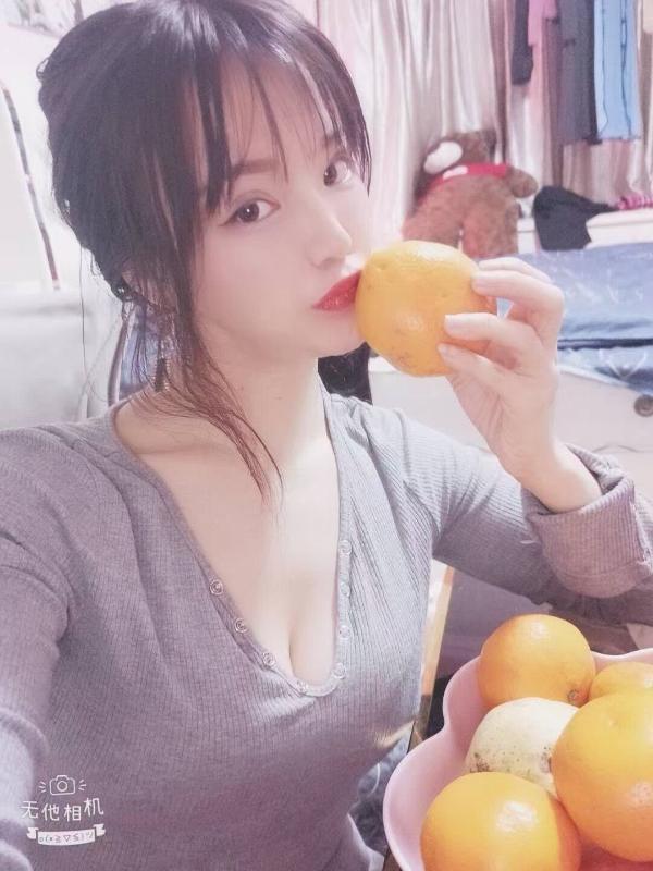 bobo筷子腿小美女 第1张