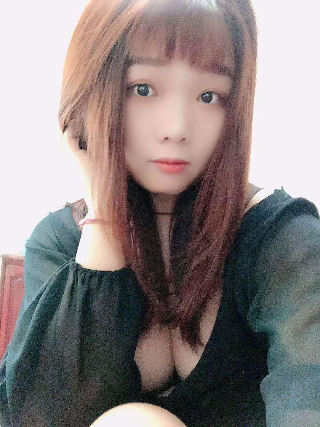 白云区18岁妹子 第1张