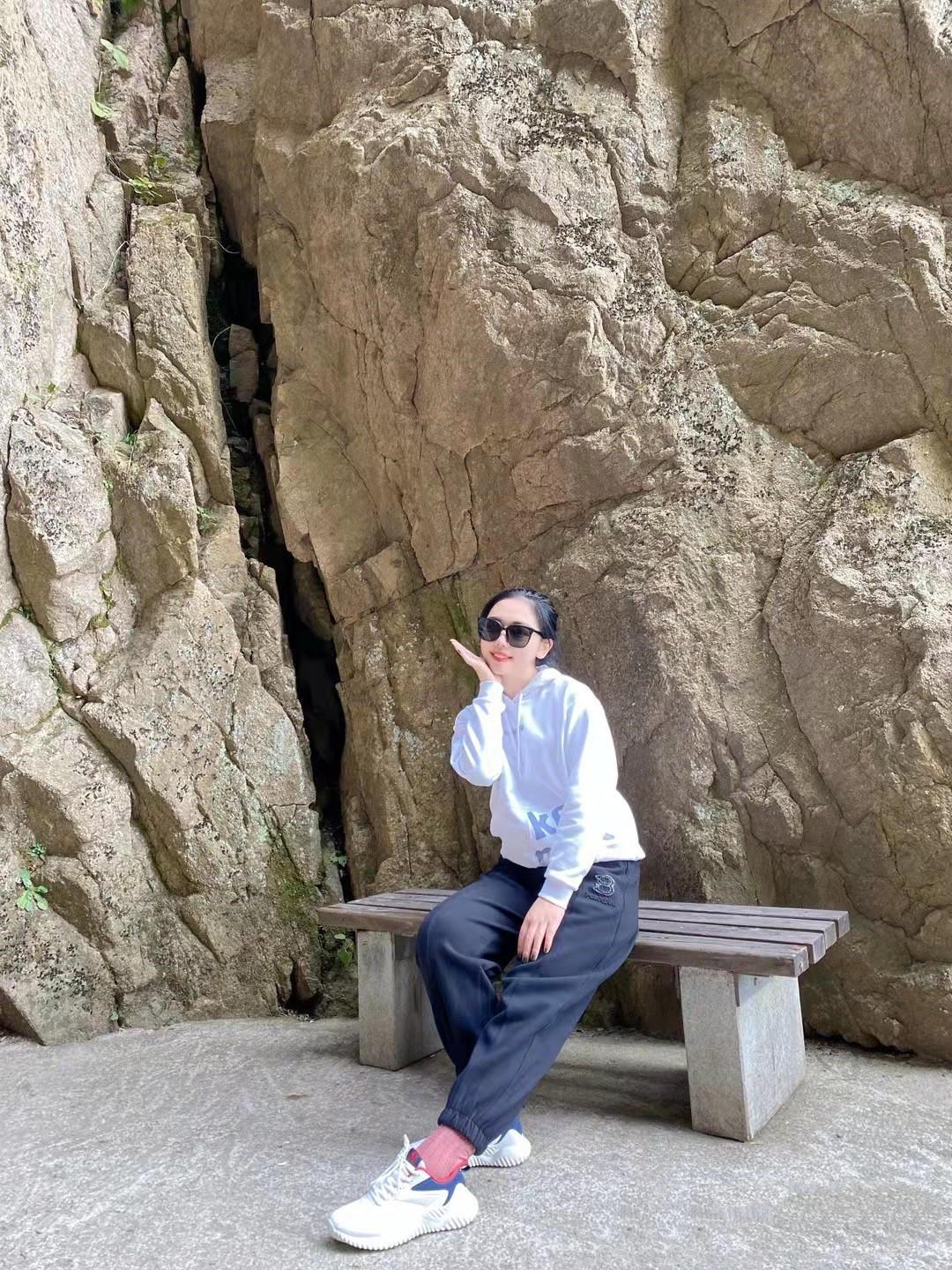 西山区身材好漂亮兼职小妹,人照一致有服务 第1张