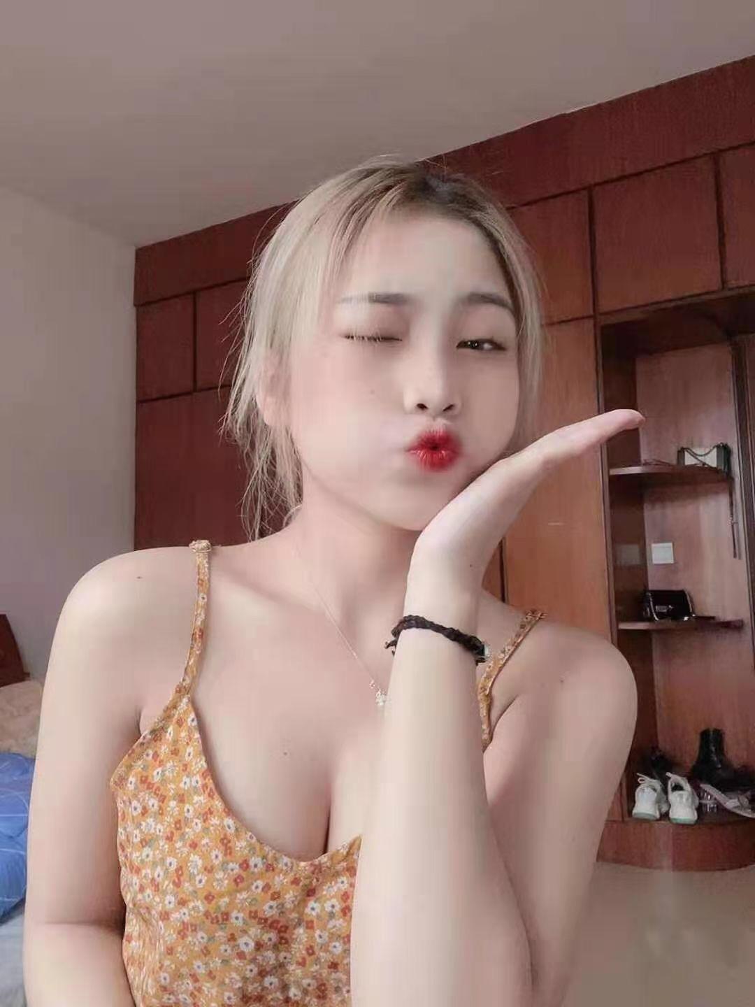 回家约兼职小妹，有点小贵 第3张