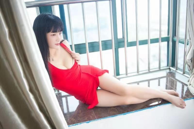 苗条淑女花姐 第2张