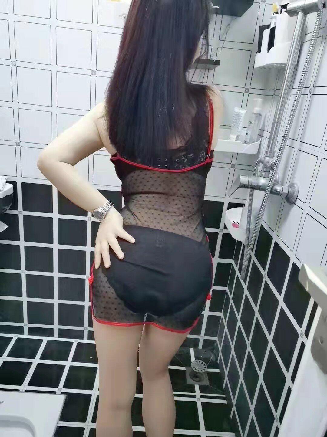 舌吻风骚小奶霸,天然木瓜奶性爱高手 第2张