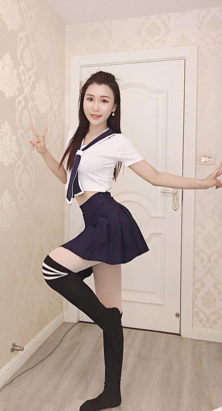 湖南姑娘丫丫火辣辣,骚气版“薇娅” 第1张